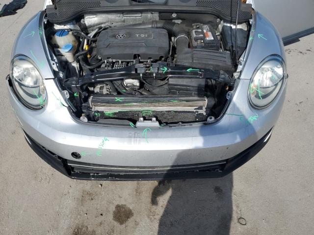 3VWF17AT1EM638638 - 2014 VOLKSWAGEN BEETLE SILVER photo 11