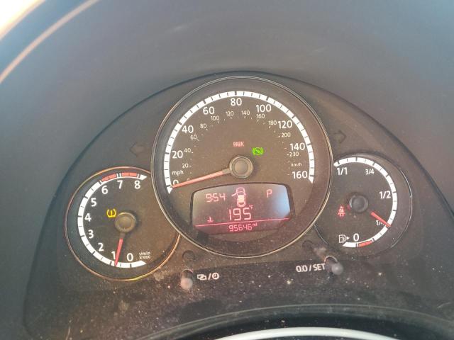 3VWF17AT1EM638638 - 2014 VOLKSWAGEN BEETLE SILVER photo 9