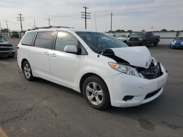 5TDKK3DC2BS041691 - 2011 TOYOTA SIENNA LE 白色 照片 4