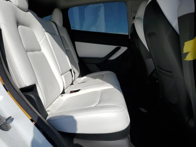 5YJYGDEE8MF276749 - 2021 TESLA MODEL Y Weiß Foto 10