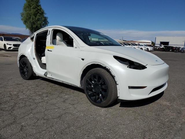5YJYGDEE8MF276749 - 2021 TESLA MODEL Y Weiß Foto 4