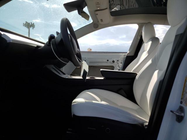 5YJYGDEE8MF276749 - 2021 TESLA MODEL Y Weiß Foto 7
