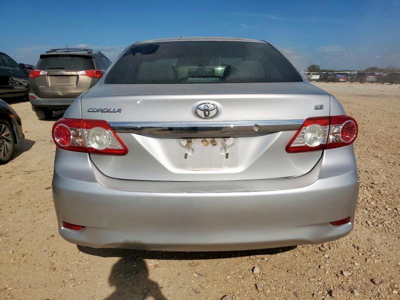 5YFBU4EE0DP107196 - 2013 TOYOTA COROLLA BASE ვერცხლისფერი ფოტო 6
