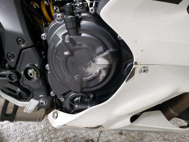 JYARM38E5NA003406 - 2022 YAMAHA YZFR7 WHITE photo 10