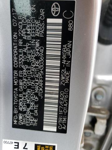 JTDKARFP5H3036940 - 2017 TOYOTA PRIUS PRIM 银色 照片 12