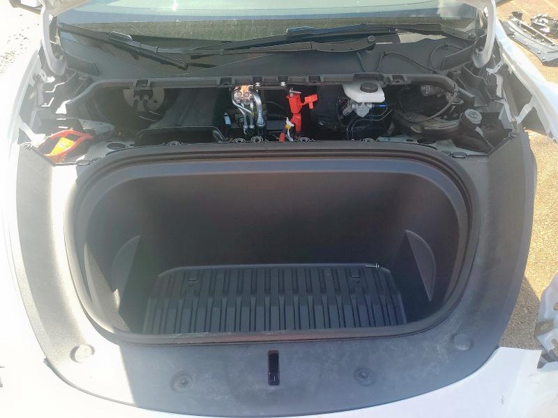 7SAYGDED2SA379489 - 2025 TESLA MODEL Y WHITE photo 11