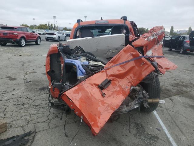 3TMDZ5BN9JM040153 - 2018 TOYOTA TACOMA DOUBLE CAB 橙色 照片 6