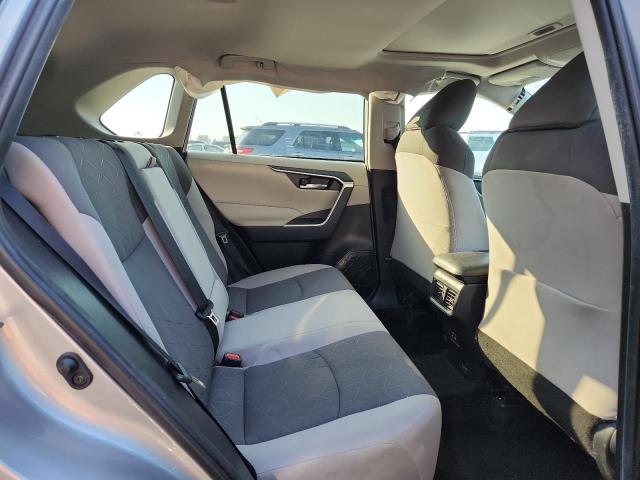 2T3W1RFV0LC045035 - 2020 TOYOTA RAV4 XLE GRAY photo 11