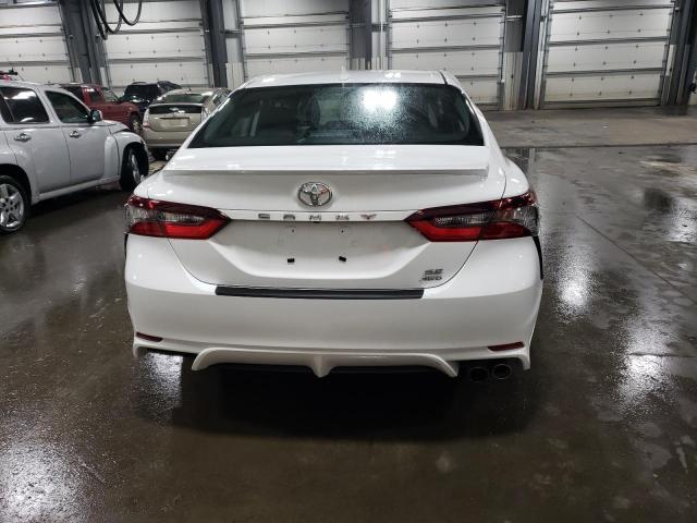 4T1G11BK6PU076563 - 2023 TOYOTA CAMRY SE NIGHT SHADE WHITE photo 6