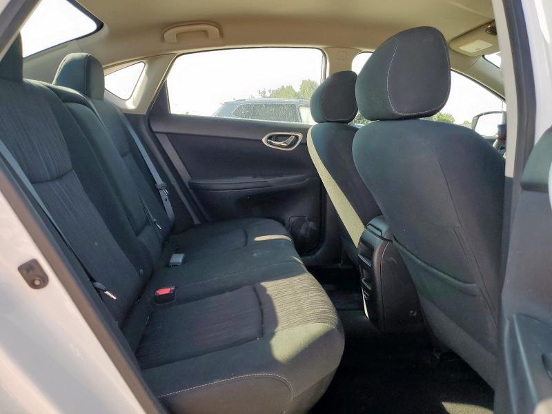 3N1AB7AP2KY292765 - 2019 NISSAN SENTRA S 白色 照片 10