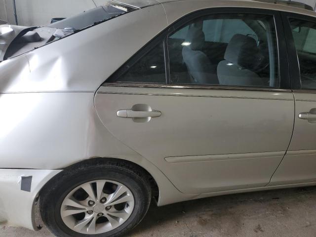 4T1BF32K25U601915 - 2005 TOYOTA CAMRY LE SILVER photo 10