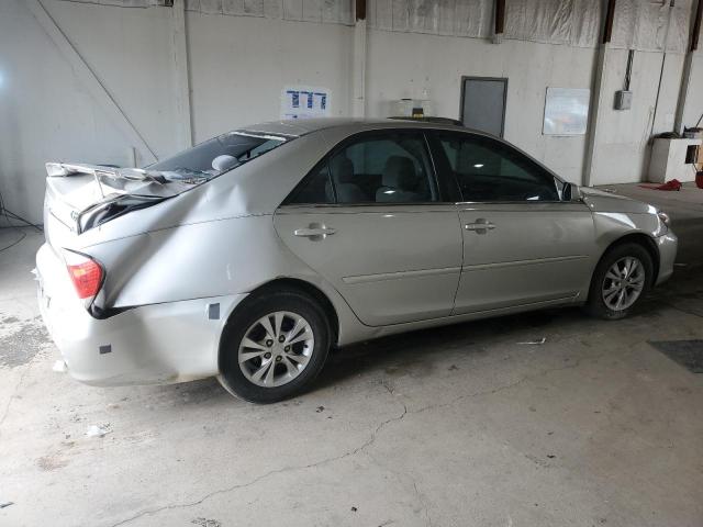 4T1BF32K25U601915 - 2005 TOYOTA CAMRY LE SILVER photo 3