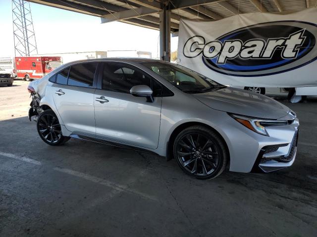 JTDP4MCE5P3516834 - 2023 TOYOTA COROLLA SE 银色 照片 4