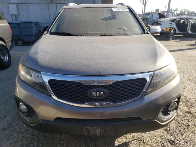 5XYKT4A63DG390778 - 2013 KIA SORENTO LX GRAY photo 5