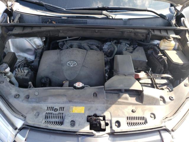 5TDKZRFH5JS528230 - 2018 TOYOTA HIGHLANDER SE ვერცხლისფერი ფოტო 12