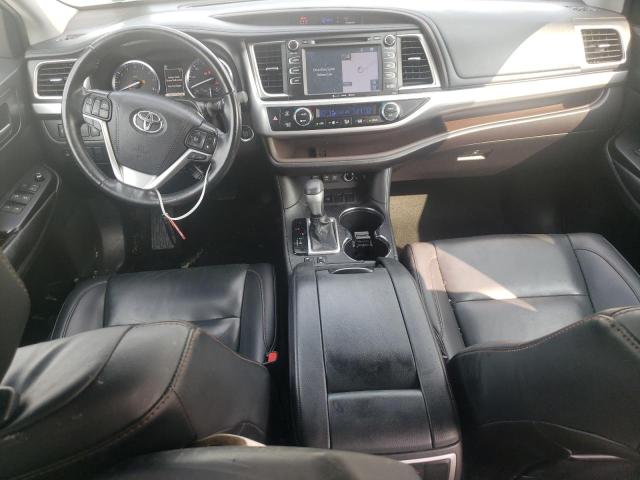 5TDKZRFHXKS553576 - 2019 TOYOTA HIGHLANDER SE WHITE photo 8