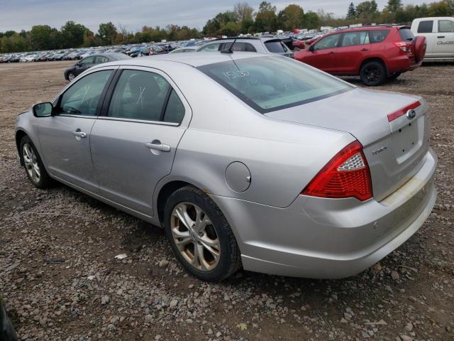 3FAHP0HA6CR381357 - 2012 FORD FUSION SE SILVER photo 2