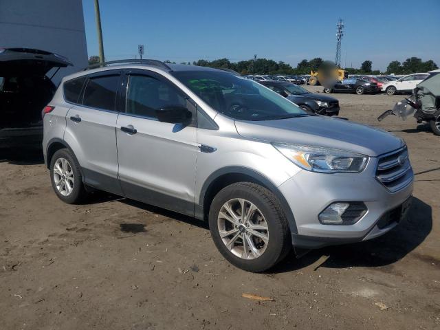 1FMCU0GD3JUA11784 - 2018 FORD ESCAPE SE 银色 照片 4
