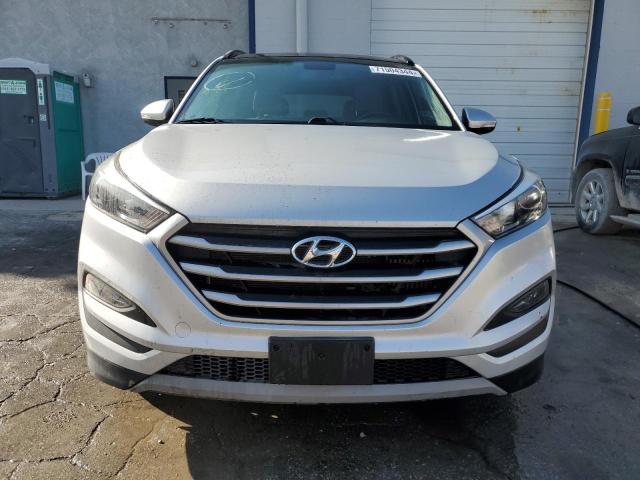 KM8J33A27JU721273 - 2018 HYUNDAI TUCSON VALUE SILVER photo 5