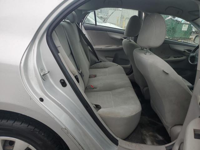 2T1BU4EE5DC942954 - 2013 TOYOTA COROLLA BASE Weiß Foto 10