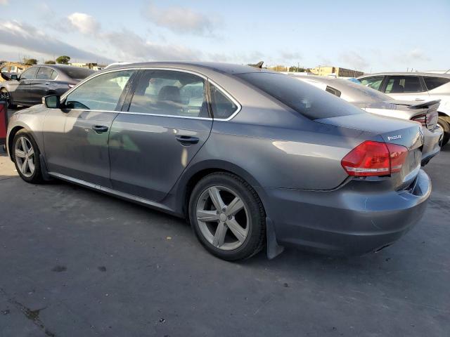 1VWBV7A32FC081258 - 2015 VOLKSWAGEN PASSAT SE GRAY photo 2