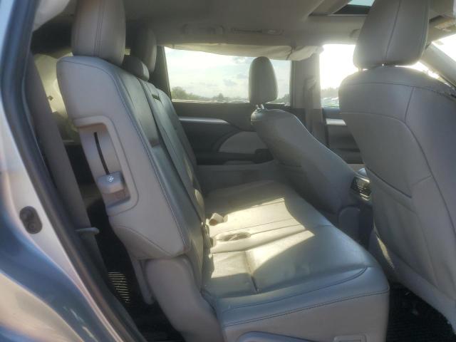 5TDKZRFH6KS361555 - 2019 TOYOTA HIGHLANDER SE Silber Foto 11