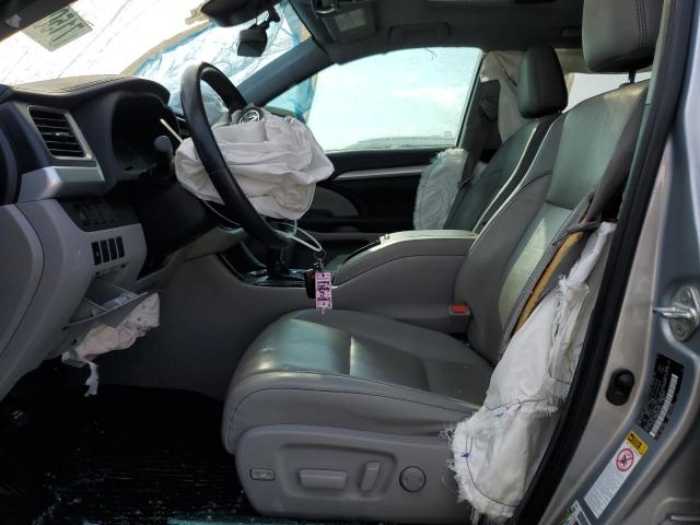 5TDKZRFH6KS361555 - 2019 TOYOTA HIGHLANDER SE Silber Foto 7