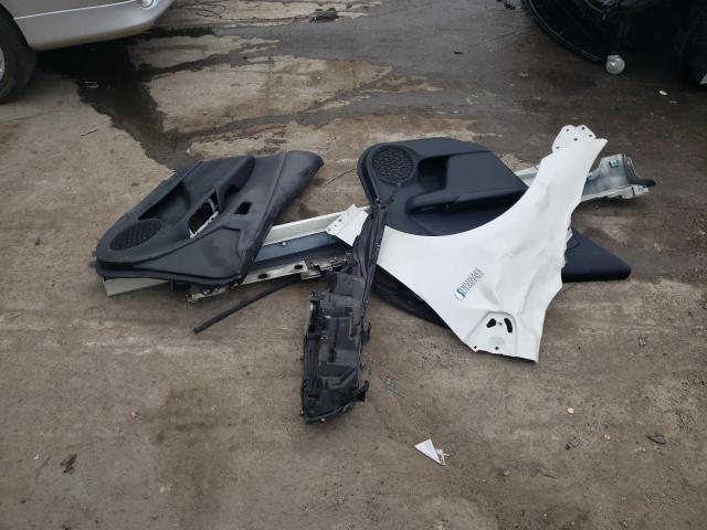 JTDKARFP0K3106237 - 2019 TOYOTA PRIUS PRIM 白色 照片 12