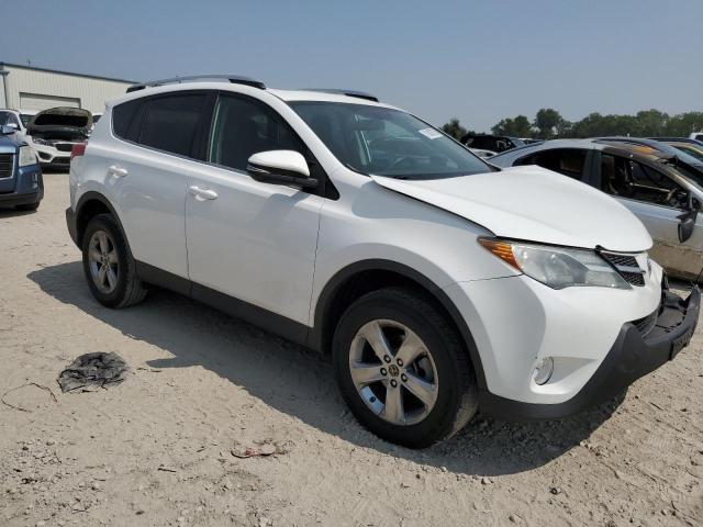2T3WFREV0FW206134 - 2015 TOYOTA RAV4 XLE WHITE photo 4