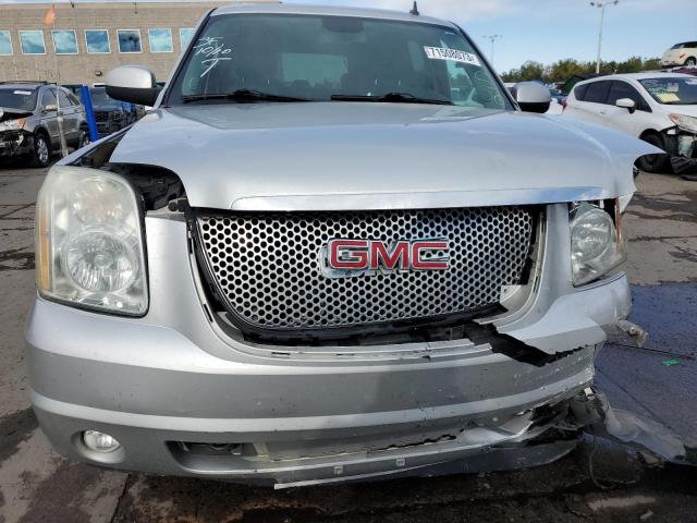 1GKS1MEF1BR370077 - 2011 GMC YUKON XL DENALI SILVER photo 5