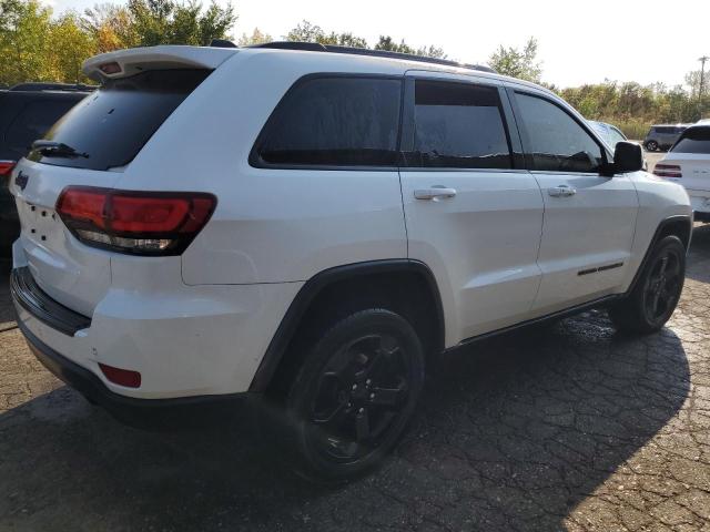 1C4RJFAG4JC352663 - 2018 JEEP GRAND CHER LAREDO WHITE photo 3