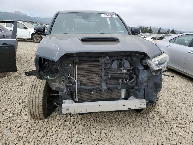 3TMAZ5CN8JM074957 - 2018 TOYOTA TACOMA DOUBLE CAB BLACK photo 5