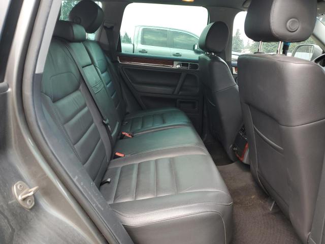 WVGBF7A93AD002327 - 2010 VOLKSWAGEN TOUAREG V6 GRAY photo 11