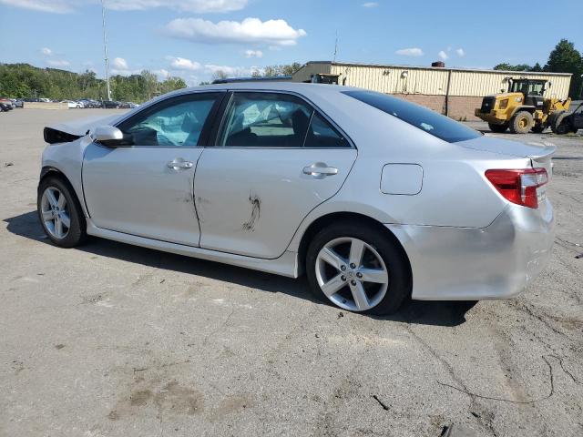 4T1BF1FKXDU663527 - 2013 TOYOTA CAMRY L فضي صورة 2