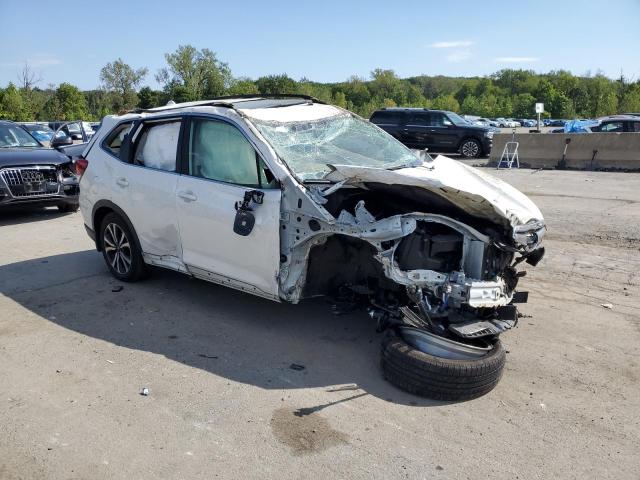 JF2SKAUCXMH468968 - 2021 SUBARU FORESTER LIMITED თეთრი ფოტო 4