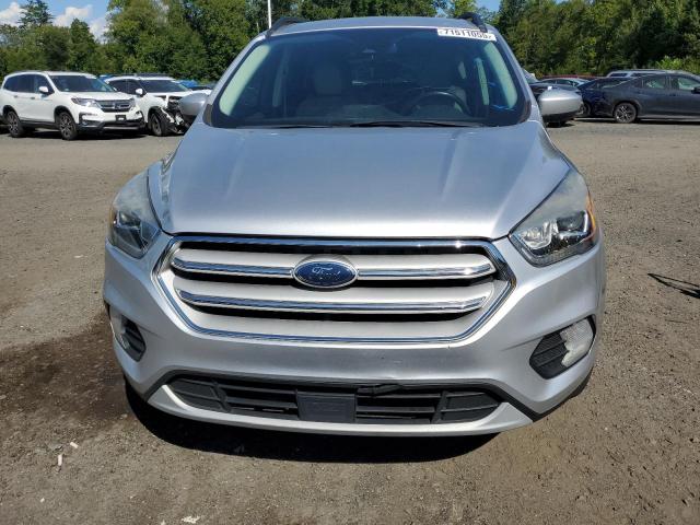 1FMCU0HD9JUB58920 - 2018 FORD ESCAPE SEL SILVER photo 5