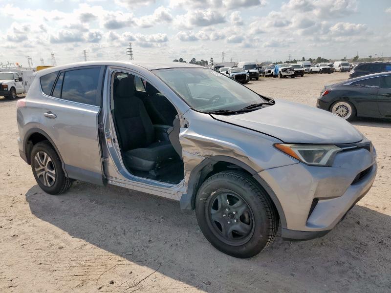 2T3ZFREV6JW426741 - 2018 TOYOTA RAV4 LE 银色 照片 4