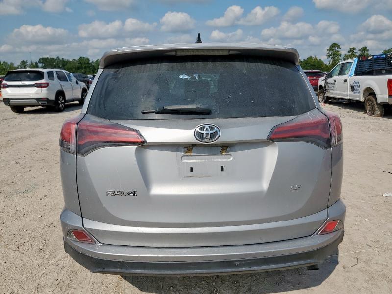 2T3ZFREV6JW426741 - 2018 TOYOTA RAV4 LE 银色 照片 6