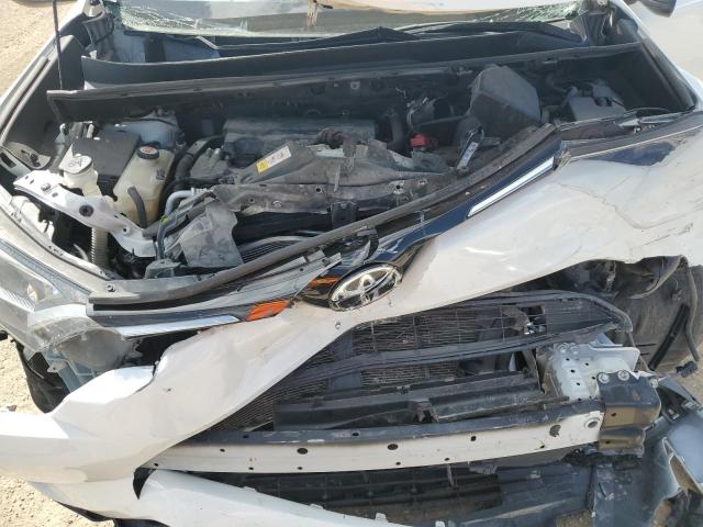 JTMBFREV1HJ163584 - 2017 TOYOTA RAV4 LE WHITE photo 12