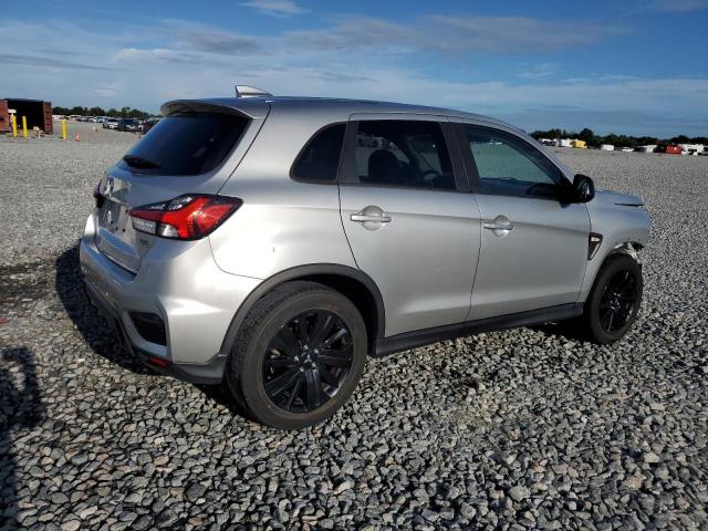 JA4APUAU2MU002446 - 2021 MITSUBISHI OUTLANDER ES SILVER photo 3