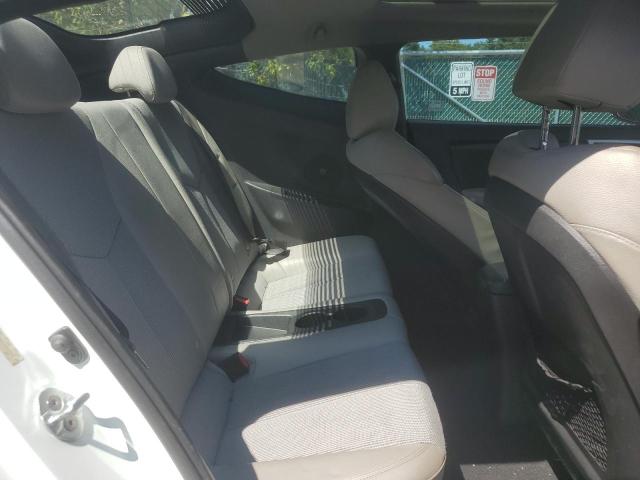 KMHTC6AD8DU086838 - 2013 HYUNDAI VELOSTER WHITE photo 10