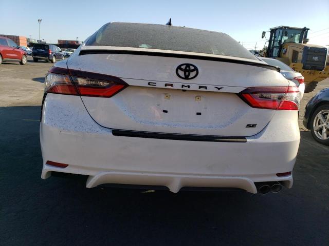 4T1G11AK7PU108566 - 2023 TOYOTA CAMRY SE NIGHT SHADE WHITE photo 6