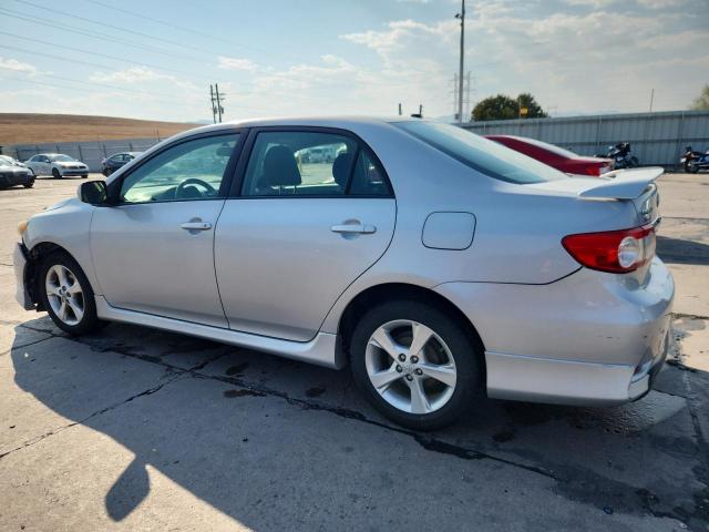 2T1BU4EE6BC740637 - 2011 TOYOTA COROLLA BASE فضي صورة 2