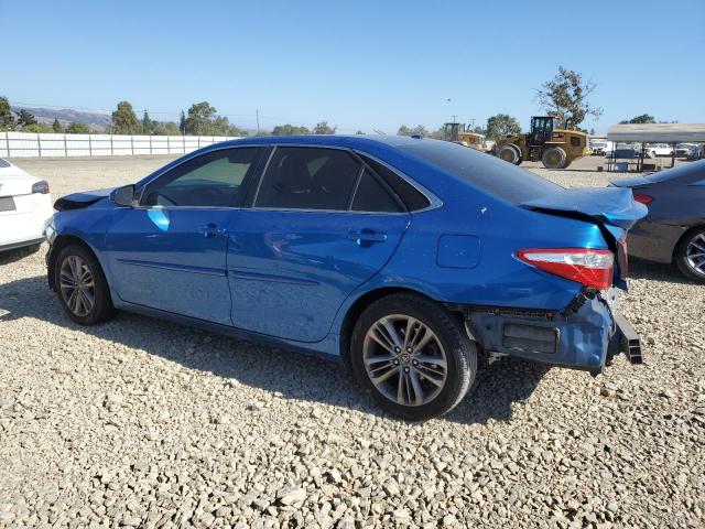 4T1BF1FK8HU706879 - 2017 TOYOTA CAMRY LE BLUE photo 2