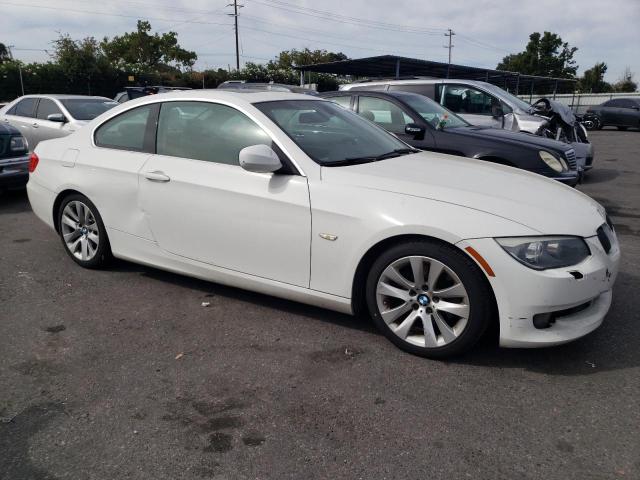 WBAKE5C58BE574167 - 2011 BMW 328I I SULEV WHITE photo 4