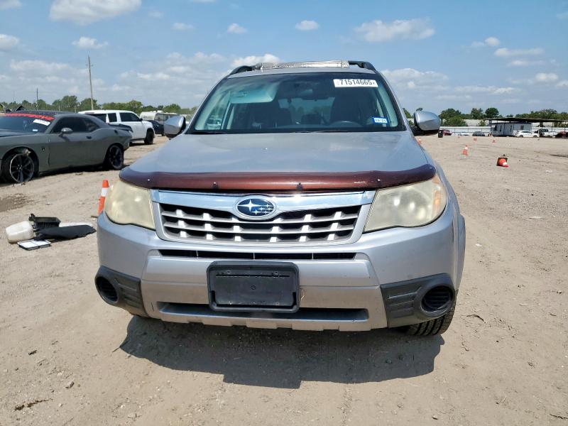 JF2SHADC6CH439609 - 2012 SUBARU FORESTER 2.5X PREMIUM 银色 照片 5