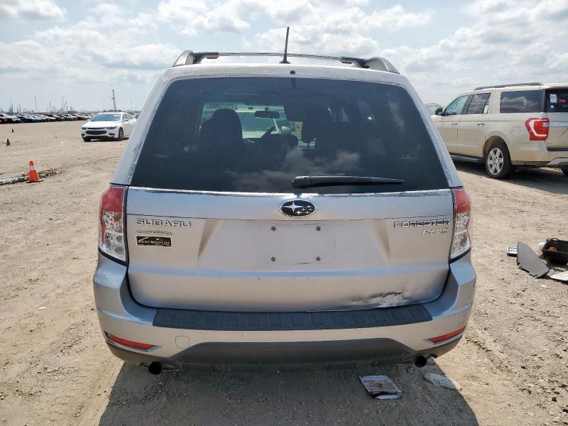 JF2SHADC6CH439609 - 2012 SUBARU FORESTER 2.5X PREMIUM 银色 照片 6