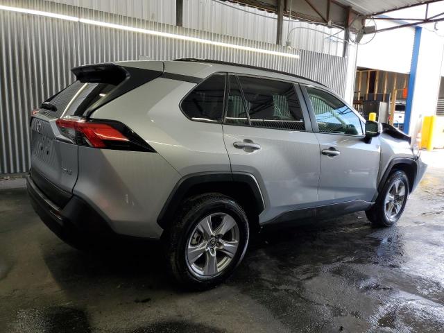 2T3W1RFV6SW376294 - 2025 TOYOTA RAV4 XLE SILVER photo 3