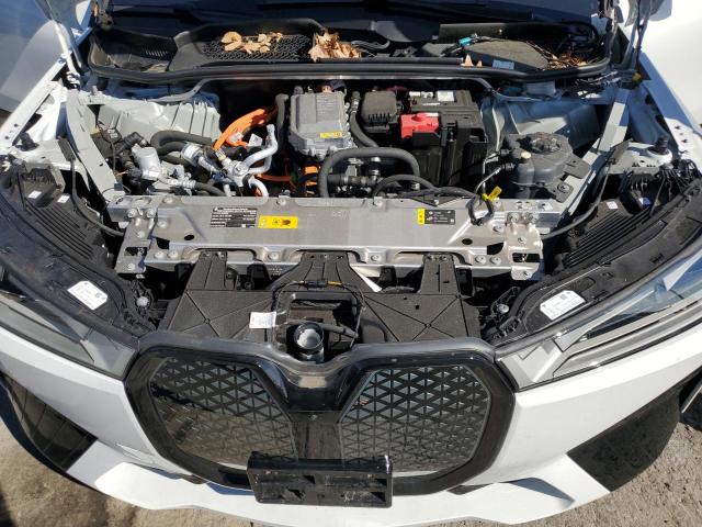 WB523CF00RCR85805 - 2024 BMW IX XDRIVE50 WHITE photo 12
