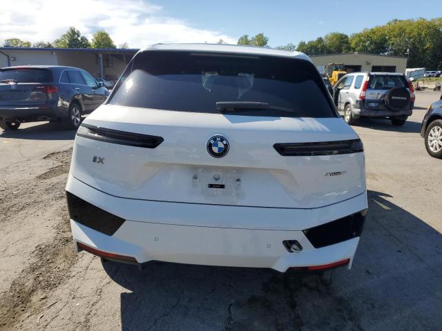 WB523CF00RCR85805 - 2024 BMW IX XDRIVE50 WHITE photo 6